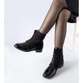 Botines Belvedere de charol aislado negro 2