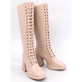 Wednesday Botas beige con cordones y tacón ancho 1