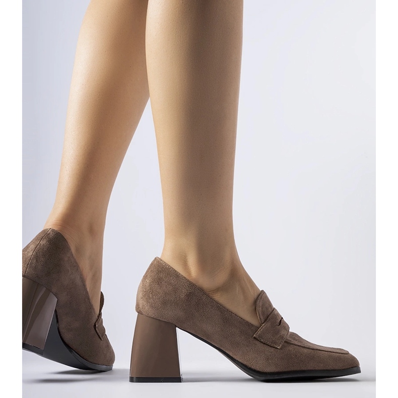 Salón marrón con tacón Mill de charol 1