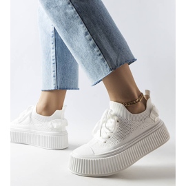 Zapatillas blancas con parte superior flexible de Jardine blanco 2