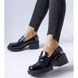 Mocasín charol negro con tacón Hobbs 1
