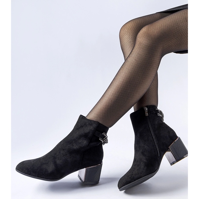 Botines negros con cadena de ante ecológico Fenughedu 1 Botines negros con cadena de ante ecológico Fenughedu 1