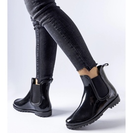 Botas cortas de charol negras de Cupone negro 2