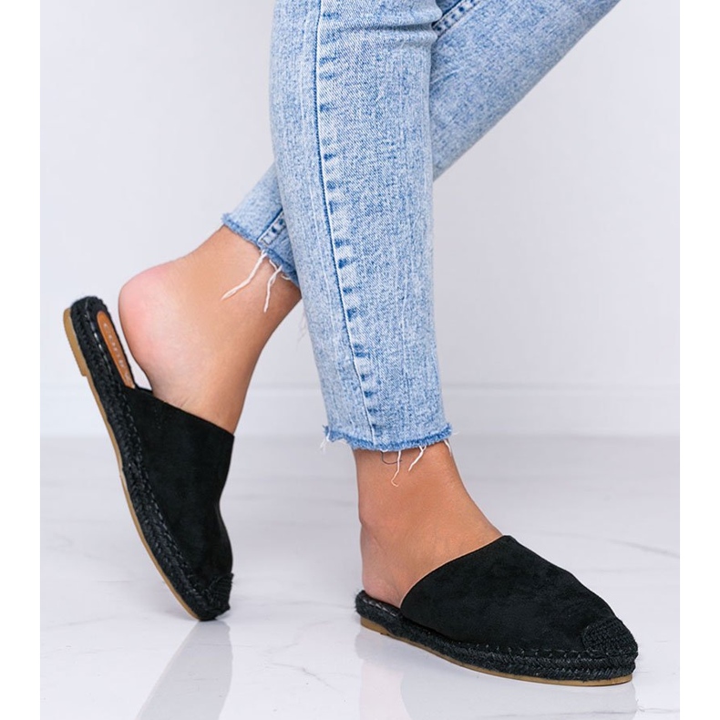 Las solapas negras de Venus negro 1 Las solapas negras de Venus negro 1