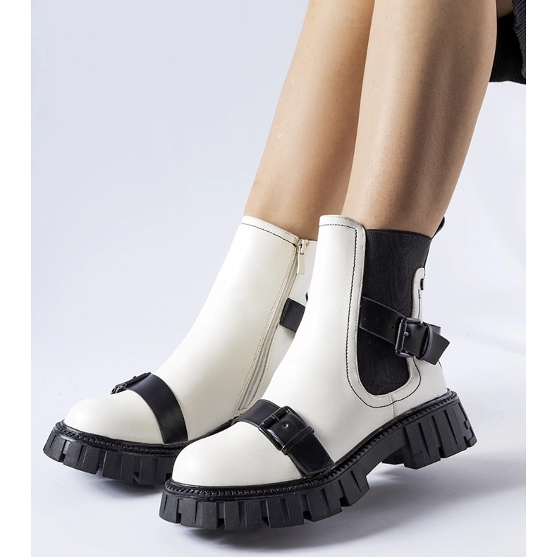 Botines blancos con suela masiva Fontarine. 1