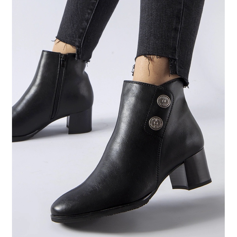 Botas aislantes negras con tacón bajo de Guido negro 1