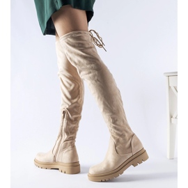 Botas planas por encima de la rodilla en color beige de Milwake 2