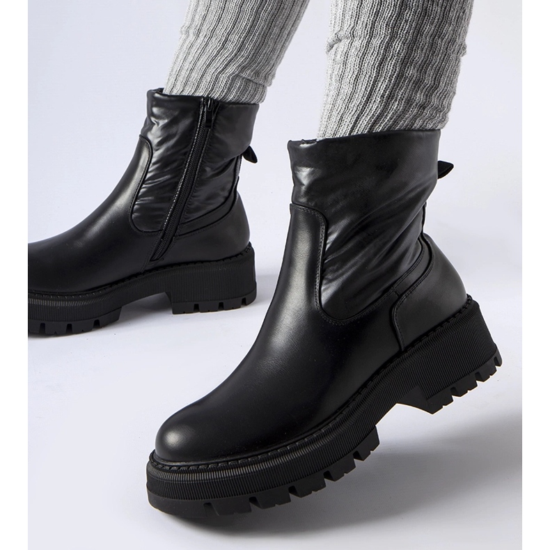 Botines negros con parte superior decorativa de Garrett 2 Botines negros con parte superior decorativa de Garrett 2