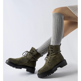Botas planas verdes con protector Brattle 2