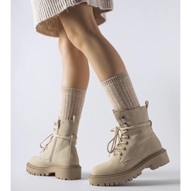 Botas planas beige con protector Brattle 1