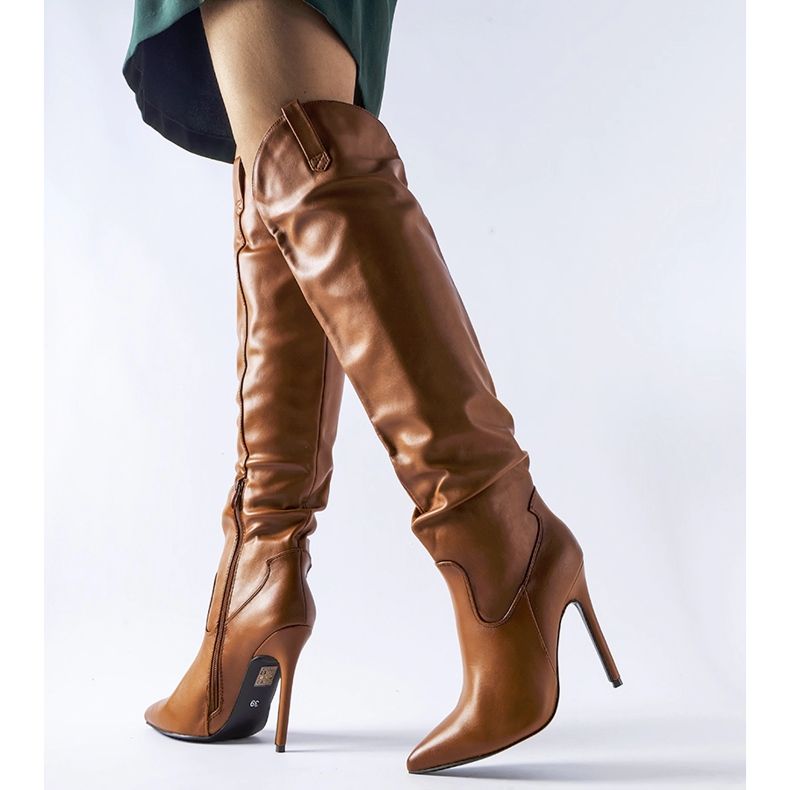 Botas marrones con tacón alto de Cerati marrón 1 Botas marrones con tacón alto de Cerati marrón 1
