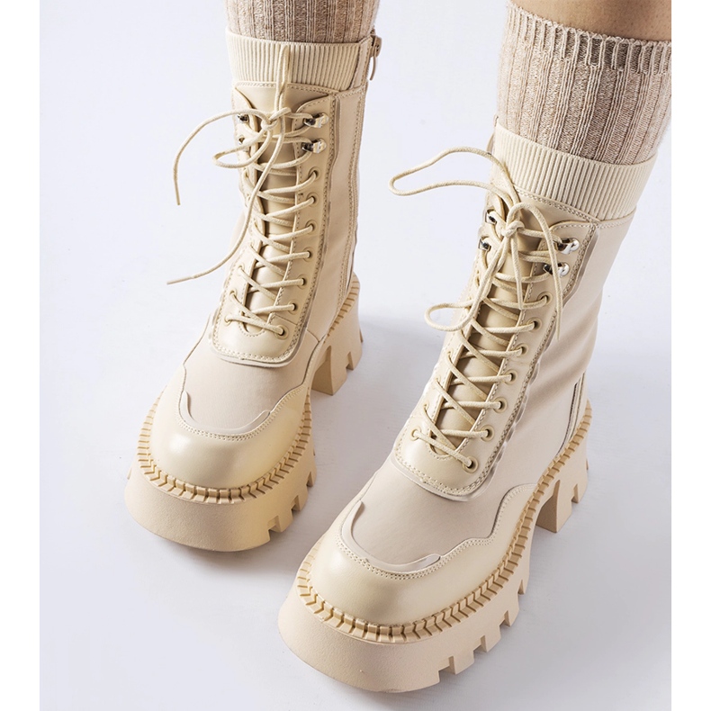 Zapatos de trabajo beige con suela maciza de Olona. 2