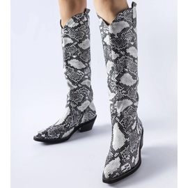 Botas cowboy chapin estampado serpiente blanco y negro 1 Botas cowboy chapin estampado serpiente blanco y negro 1