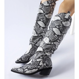 Botas cowboy chapin estampado serpiente blanco y negro 2