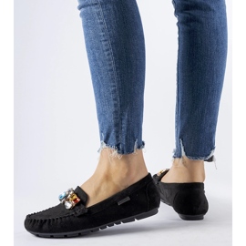 Mocasines negros con adornos decorativos de Fusco 1