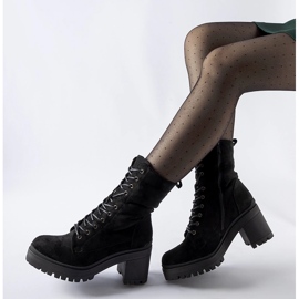Botas aislantes negras con tacón bajo de Cotti negro 1