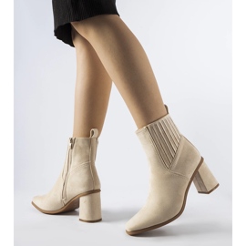 Botines beige con puntera cuadrada de Pastina 2