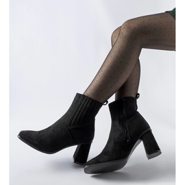 Botines negros con punta cuadrada de Pastina 1