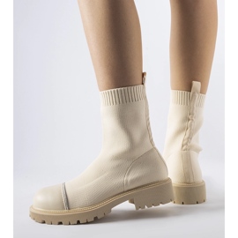 Botines estilo calcetín beige con pedrería de Vail 2