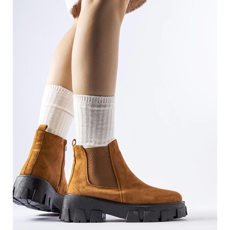 Zapatos bajos marrones con suela maciza de Willo. marrón 1