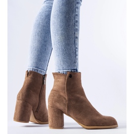 Botas marrones con tacón bajo, ante ecológico Risano marrón 1