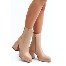 Botas para mujeres en la plataforma y tacones beige 1
