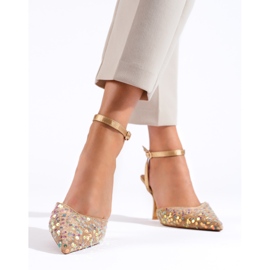 Sandalias de mujer en un alfiler con lentejuelas doradas Shelovet dorado 1