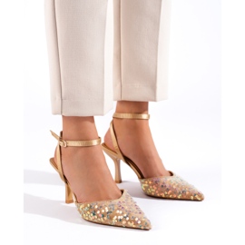 Sandalias de mujer en un alfiler con lentejuelas doradas Shelovet dorado 3