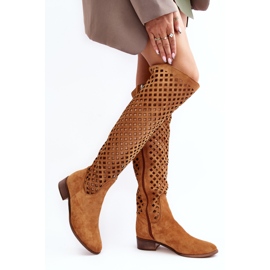 Botas Arinna de ante camel con dibujo calado marrón 2