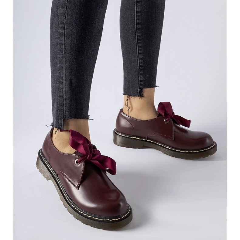 Zapatos granates con lazo decorativo de Rodriguez rojo 1