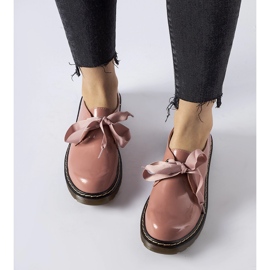 Zapatos rosas con lazo decorativo de Rodríguez. rosado 1