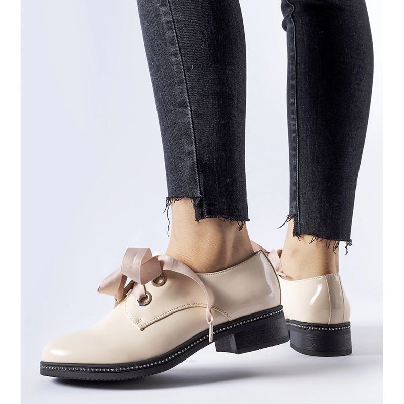 Zapatos beige con pedrería Povegliano 1