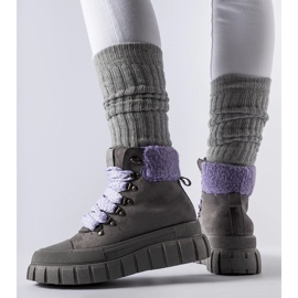 Botines grises con detalles en Roanoke morado 1