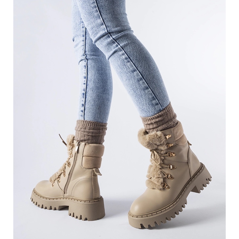 Pantalón de trabajador beige con pelo decorativo de Quarto 1