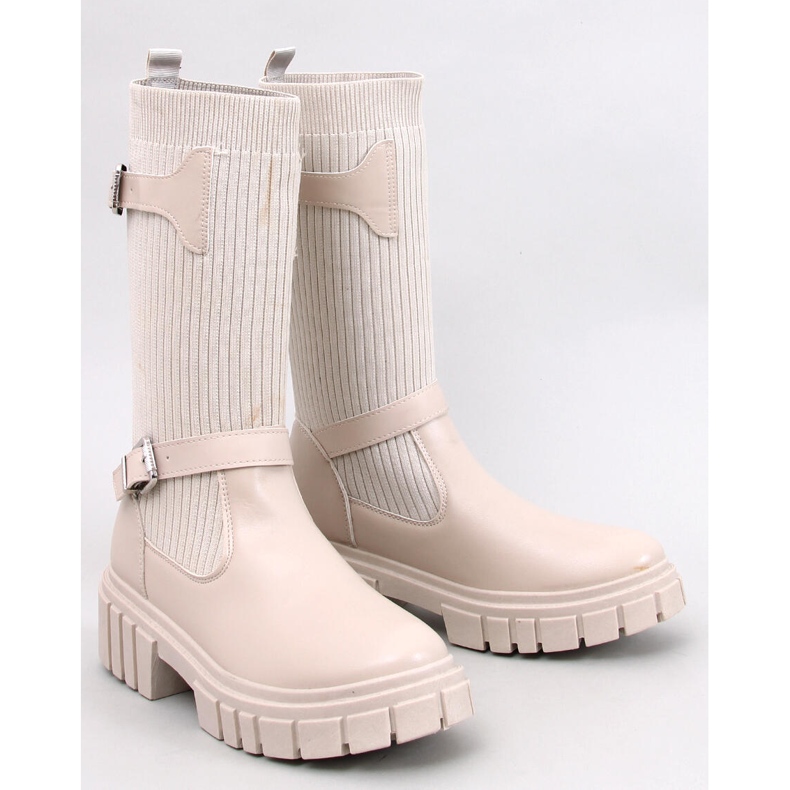 Botas Rhea Beige con parte superior flexible. 1 Botas Rhea Beige con parte superior flexible. 1