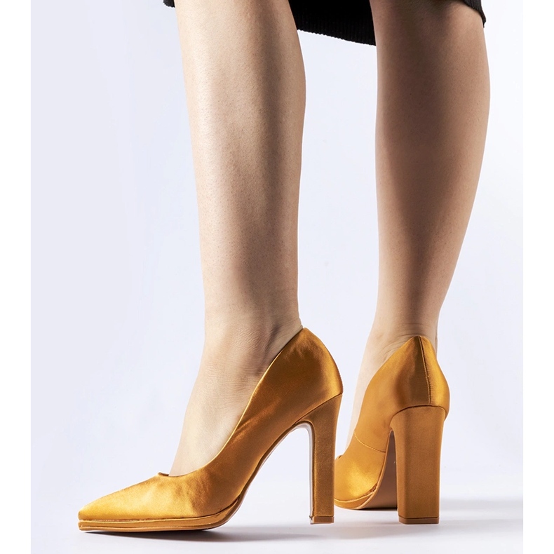 Zapatos de tacón de aguja de satén marrones de Rivers marrón 1