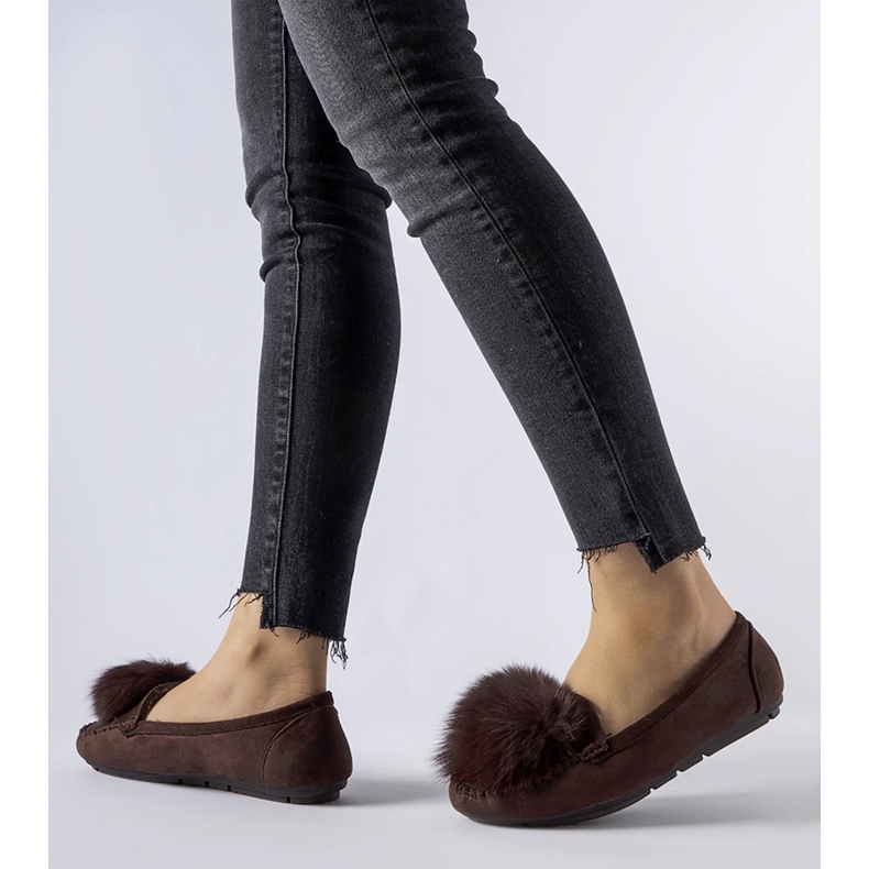 Pantuflas aislantes marrones con pompón Marchetti marrón 1