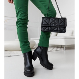 Botines negros de tacón bajo con trabilla para cinturón by Favale 1