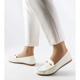 Mocasines blancos con acabado mate de Sorel 1