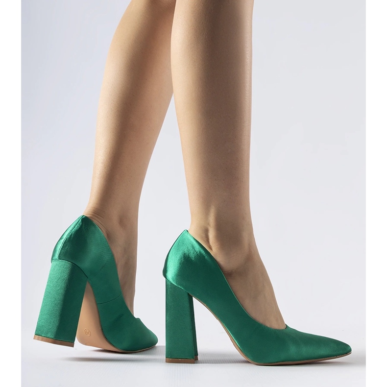 Zapatos de tacón de raso verdes de González 1 Zapatos de tacón de raso verdes de González 1