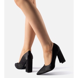 Zapatos de tacón de satén negros de González 3