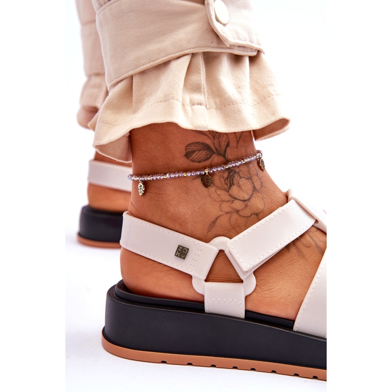 Sandalias veganas con velcro para mujer ZAXY JJ285015 Beige claro 3