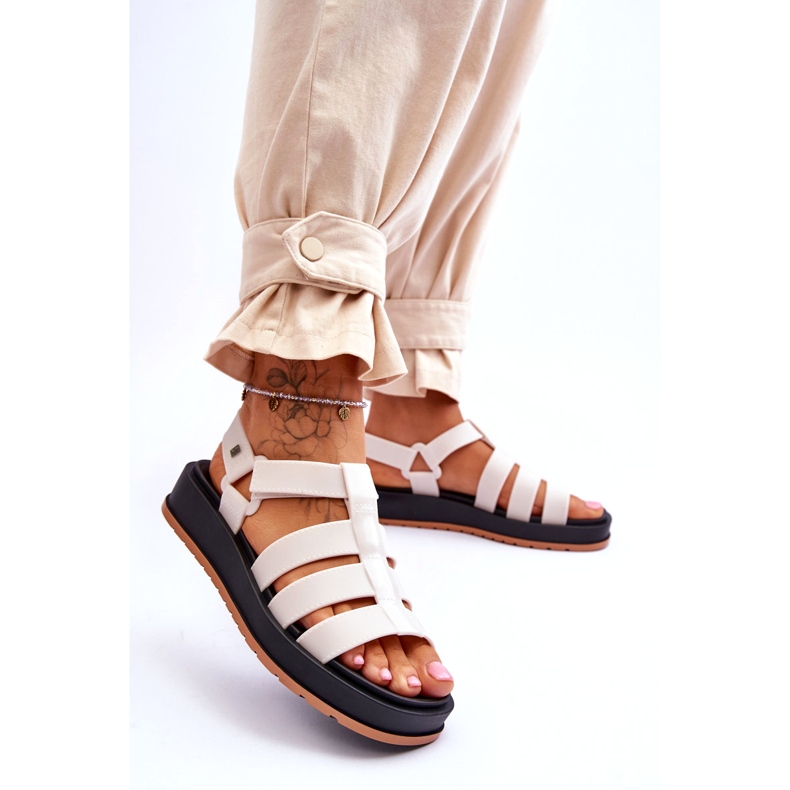 Sandalias veganas con velcro para mujer ZAXY JJ285015 Beige claro 1
