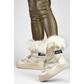 Botas de nieve altas de mujer beige con aislamiento y pelo. 1