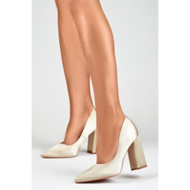 Salón beige satinado, zapatos de tacón dorados para mujer 3
