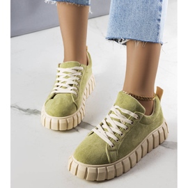 BM Zapatillas verdes en la plataforma Pamela 2