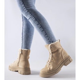 Botines aislantes beige confeccionados en ante ecológico Chamblee 1 Botines aislantes beige confeccionados en ante ecológico Chamblee 1