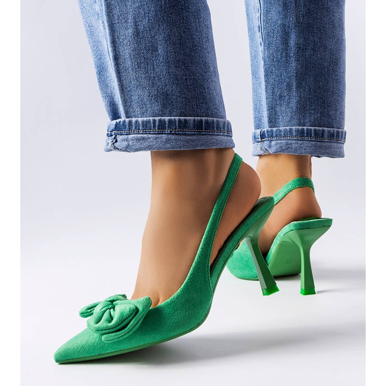 Alfileres verdes con lazo de Olengo 2 Alfileres verdes con lazo de Olengo 2