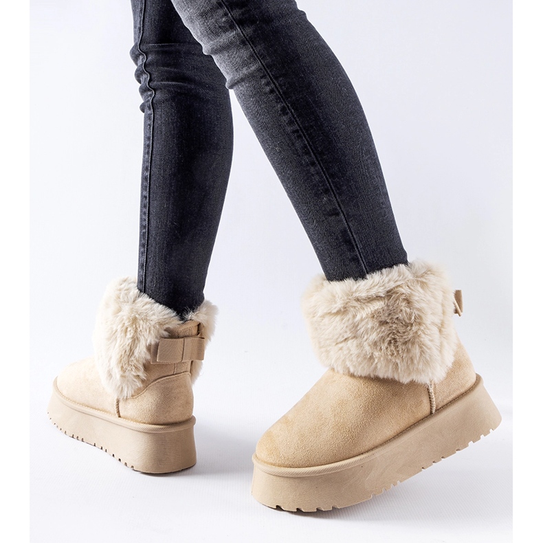Botas de nieve beige decoradas con pelo Adelfia 1