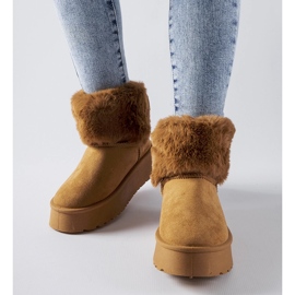 Botas de nieve marrones decoradas con piel de Adelfia. marrón 1